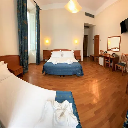 Madrid Bed & Breakfast 2*