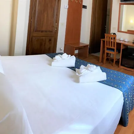 Madrid Bed & Breakfast 2*