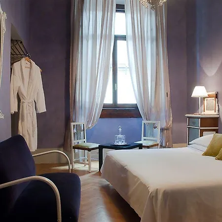 Bed and Breakfast N4u Φλωρεντία