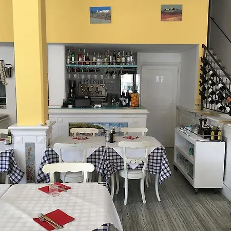 アレックス 3*