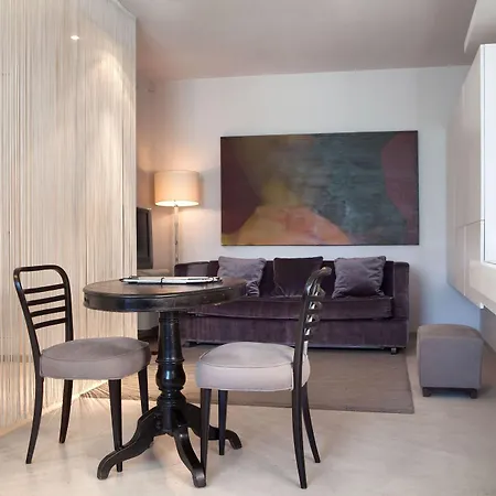 Riva Lofts Aparthotel 4*
