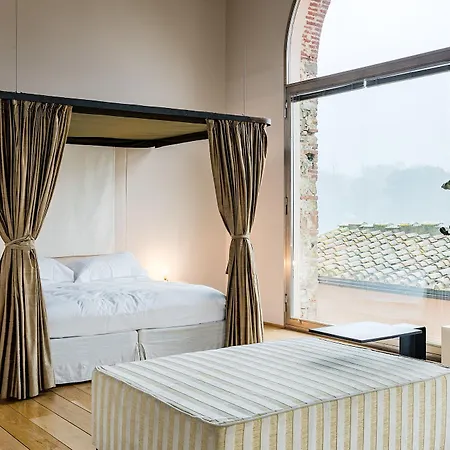 Riva Lofts 4*