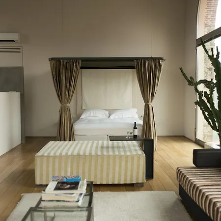 Riva Lofts Aparthotel 4*