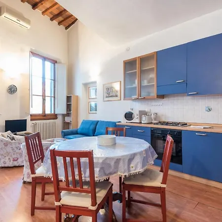Lovely Loft 2 Steps From The Cathedral In شقة فلورنس