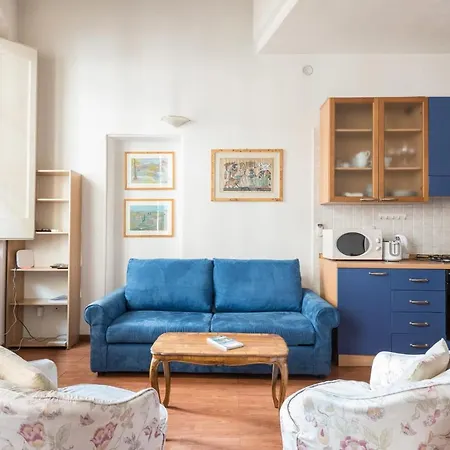 Lovely Loft 2 Steps From The Cathedral In شقة فلورنس