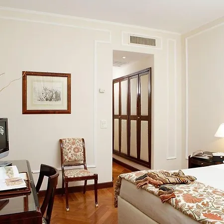 De La Hotel 4*