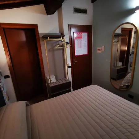 Balcony Hotel 3*