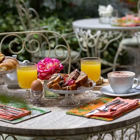 Secret Garden Bed & Breakfast Florens