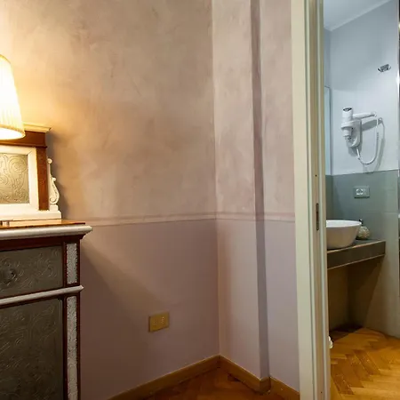 Bed and Breakfast N4u Φλωρεντία