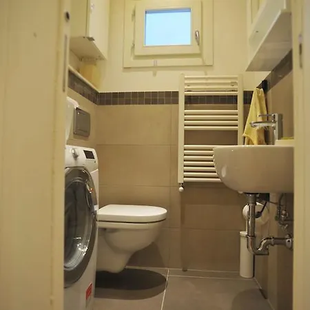 Apartment Comfortable And Convenient In The Center - Zanobi Delux