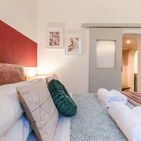 Wine Vernaccia Appartement Florence