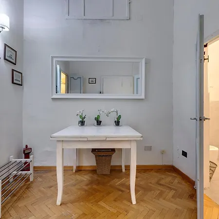 Apartment Serristori 31 *