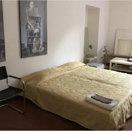 Homestay Large In Antique Building In Santo Spirito