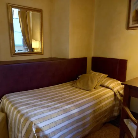 Tourist House Hotel 3*