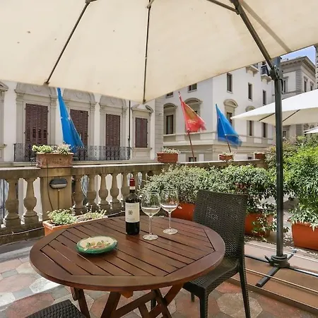 In The Heart Of Florence, Dante, With Private Terrace * Floransa