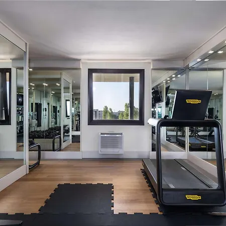Hilton Garden Novoli Отель