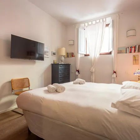 One Bedroom With Patio N2 Apartment