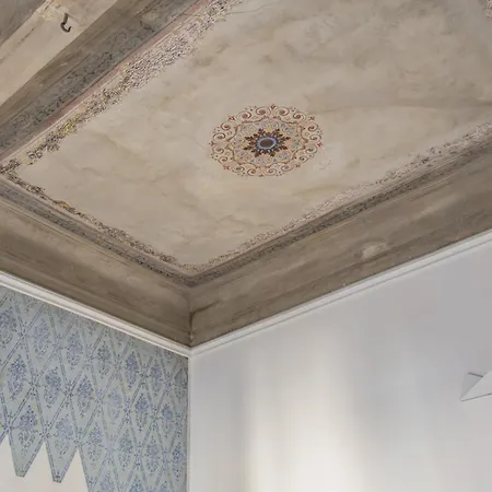 - Frescoes Elegance Apartment