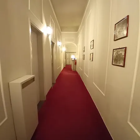 Tourist House Hotel