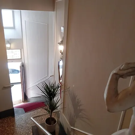 Tourist House Hotel
