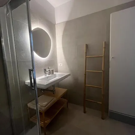 Historic In Oltrarno Apartment