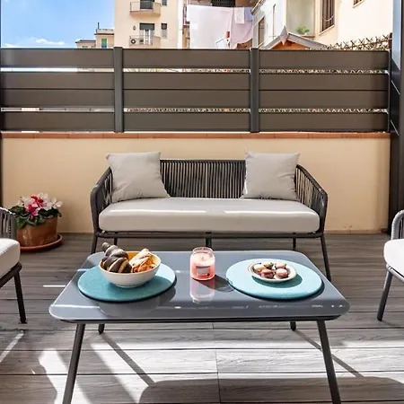 Prestigious Apartment *