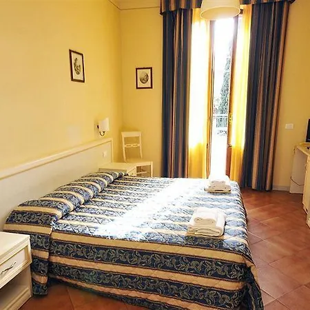 Azzi 3* Florence