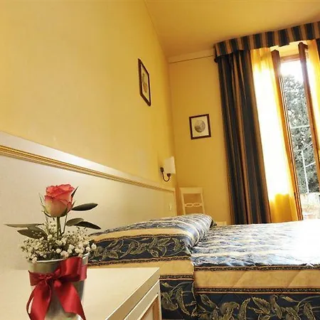 Azzi 3* Florence