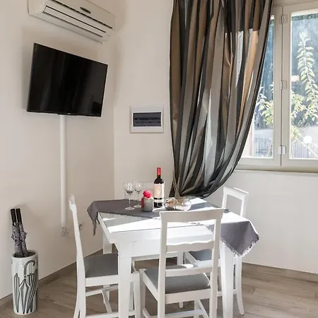 Roommo Santa Maria Novella Apartment Florence