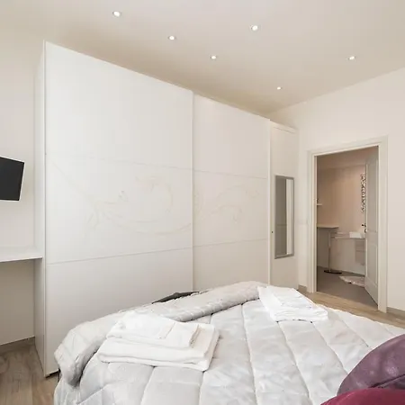 Roommo Santa Maria Novella Apartment Florence