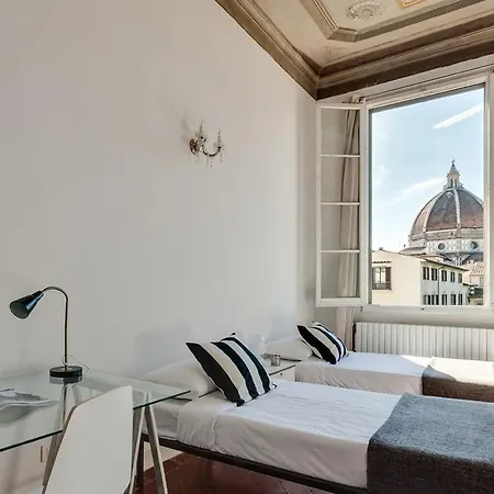 - Alfani White Apartament Florencja