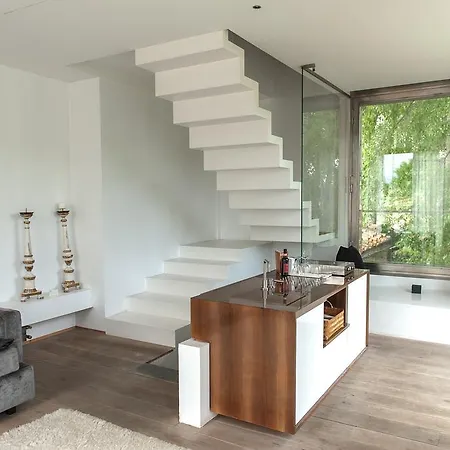 Riva Lofts 4*