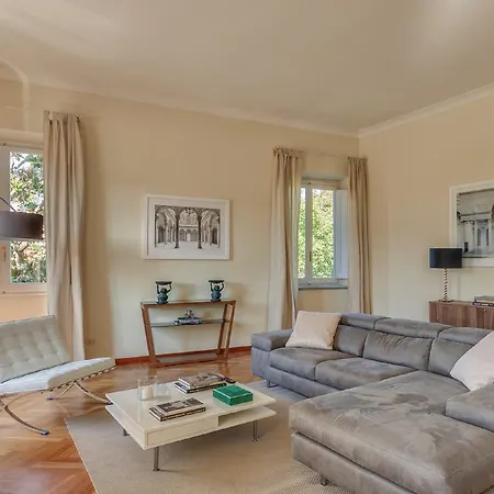 Lungarno Apartment