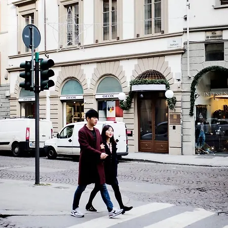 호텔 The Frame 4*