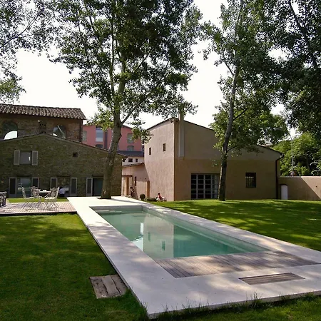 Riva Lofts Aparthotel 4*