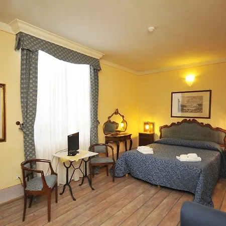 Azzi Hotel 3*