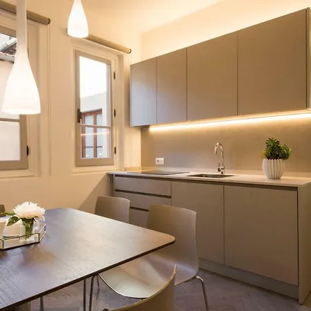 - Duomo Contemporary Apartamento *