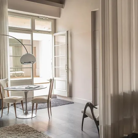 Riva Lofts 4*