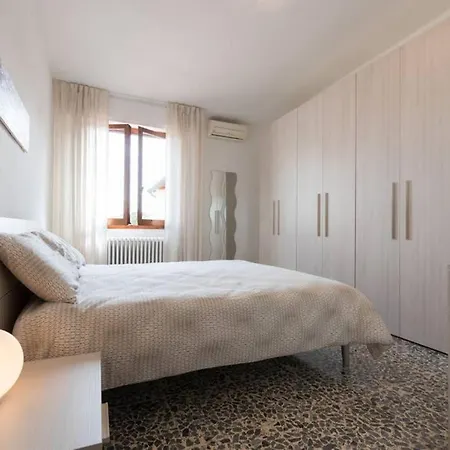 Apartment La Casa Di Lucia -