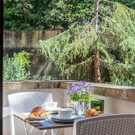 Cozy Roman With Parking Apartament