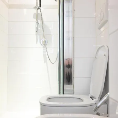 Apartment Giulia House Via Dell Ariento 5 *