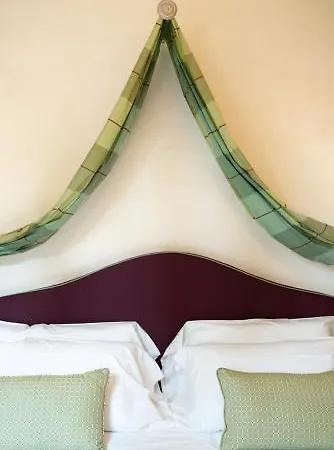 Serristori Palace Aparthotel 2*