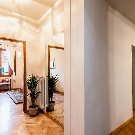 Appartement Florentine Palazzo,4 Bedrooms,historic Center Florence