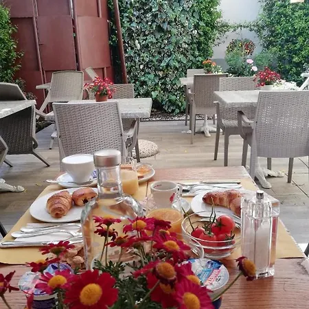 Residenza Cimabue Hotel 3*