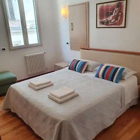 Apartment Giulia House Via Dell Ariento 5 *