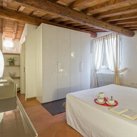 Apartment Palazzo Terme By Halldis Florence