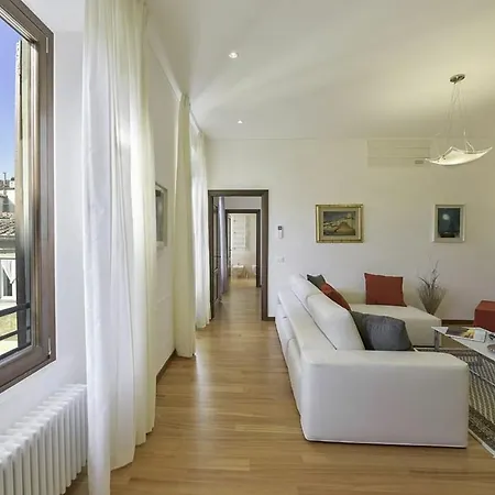 Palazzo Anselmi By Halldis Apartment *