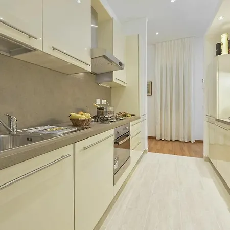 Apartment Palazzo Anselmi By Halldis Florence