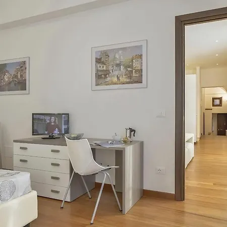 Palazzo Anselmi By Halldis *