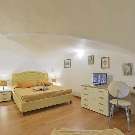 Apartment Palazzo Anselmi By Halldis Florence